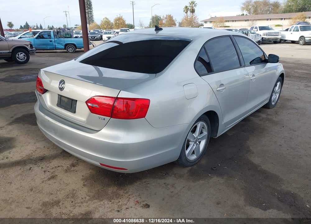 2012 VOLKSWAGEN JETTA 2.0L TDI VIN: 3VWLL7AJ2CM317037