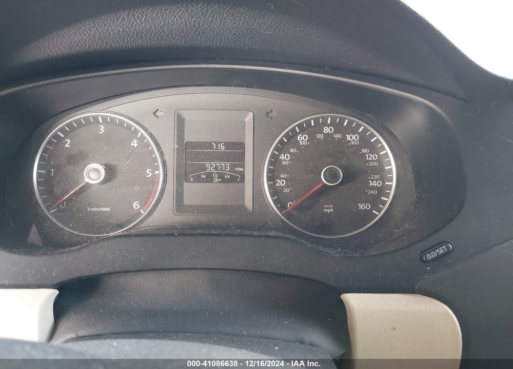 2012 VOLKSWAGEN JETTA 2.0L TDI VIN: 3VWLL7AJ2CM317037