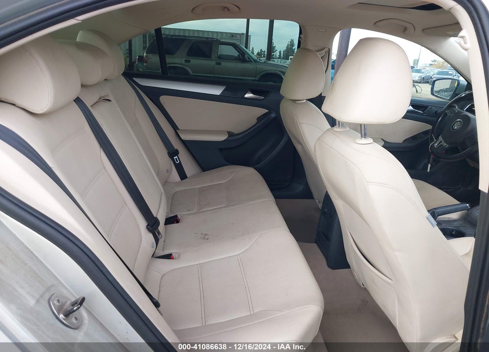 2012 VOLKSWAGEN JETTA 2.0L TDI VIN: 3VWLL7AJ2CM317037