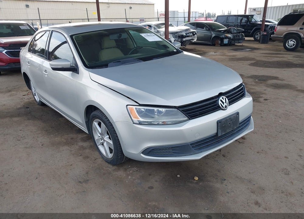 2012 VOLKSWAGEN JETTA 2.0L TDI VIN: 3VWLL7AJ2CM317037