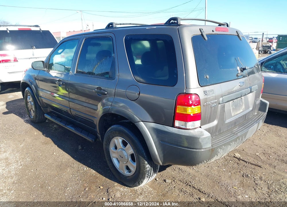 2002 FORD ESCAPE XLT VIN: 1FMYU03182KA79979