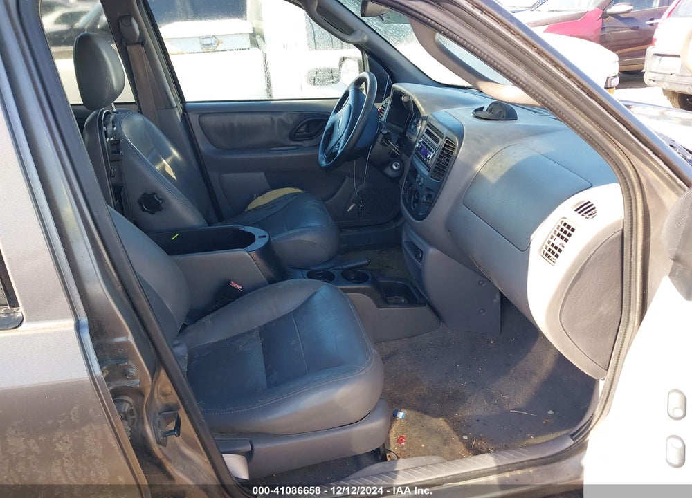 2002 FORD ESCAPE XLT VIN: 1FMYU03182KA79979