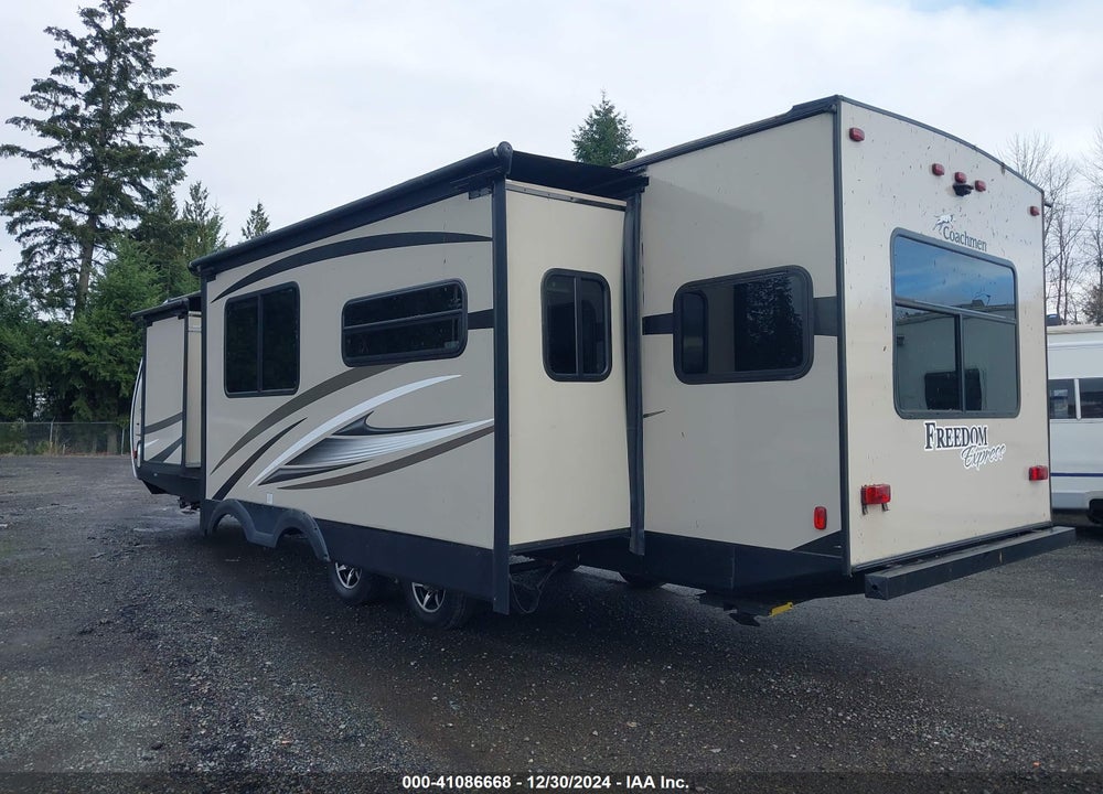 2017 COACHMEN FREEDOM 322 RLDS VIN: 5ZT2FEXB3HA024213