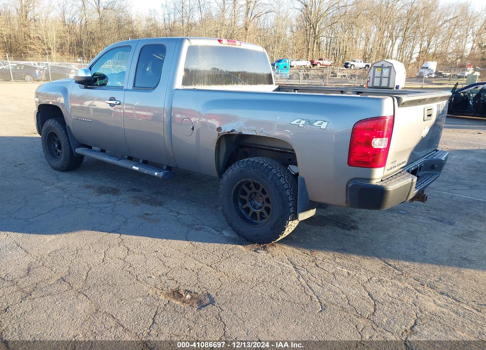 2008 CHEVROLET SILVERADO 1500 LT1 VIN: 2GCEK19C181221478