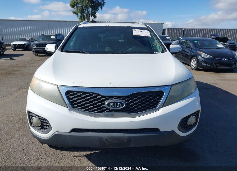 2011 KIA SORENTO LX VIN: 5XYKT4A1XBG026326