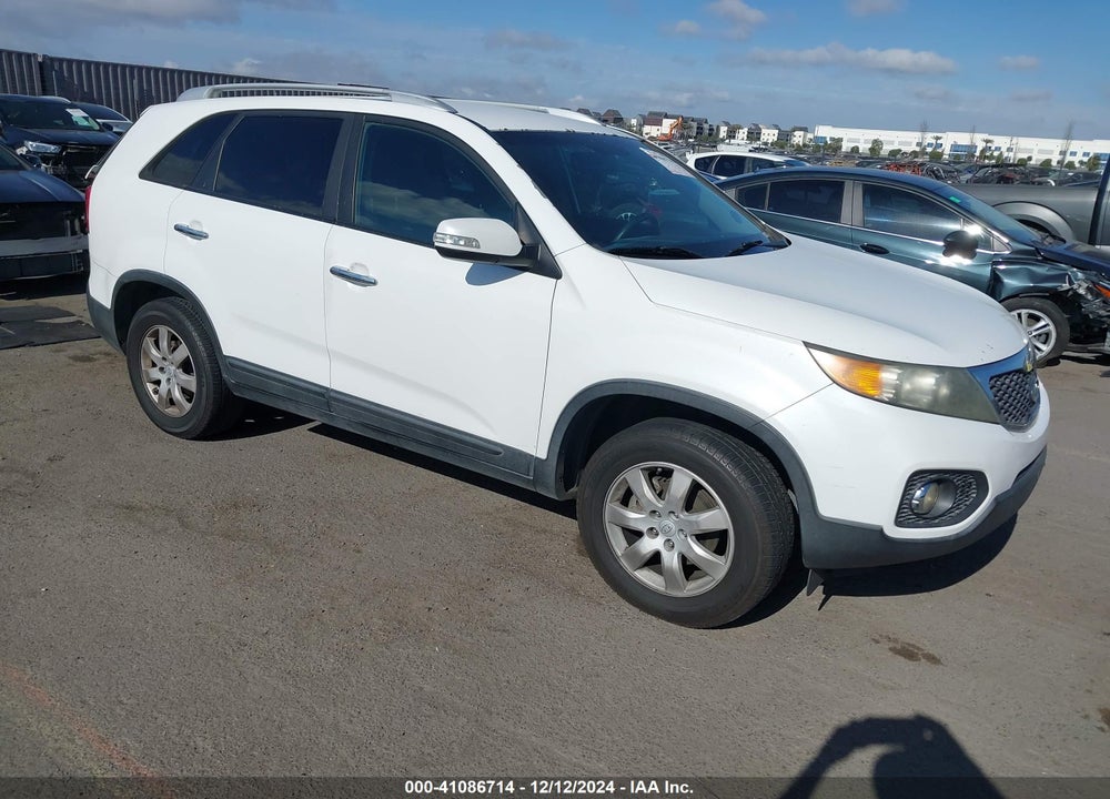 2011 KIA SORENTO LX VIN: 5XYKT4A1XBG026326