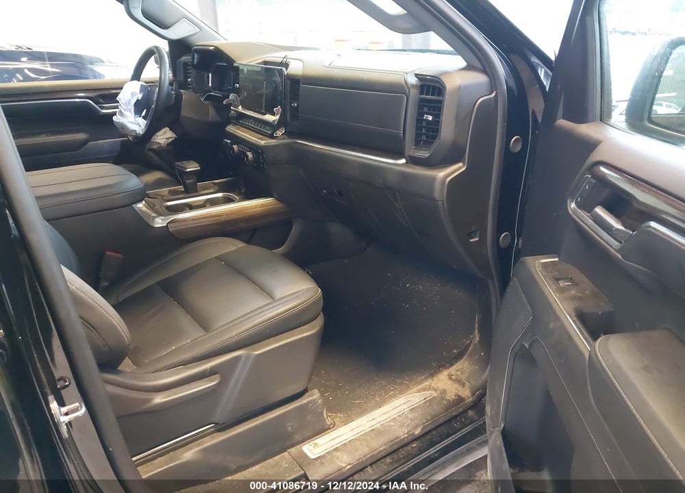 2024 CHEVROLET SILVERADO 1500 4WD STANDARD BED LT VIN: 1GCUDDE82RZ347740
