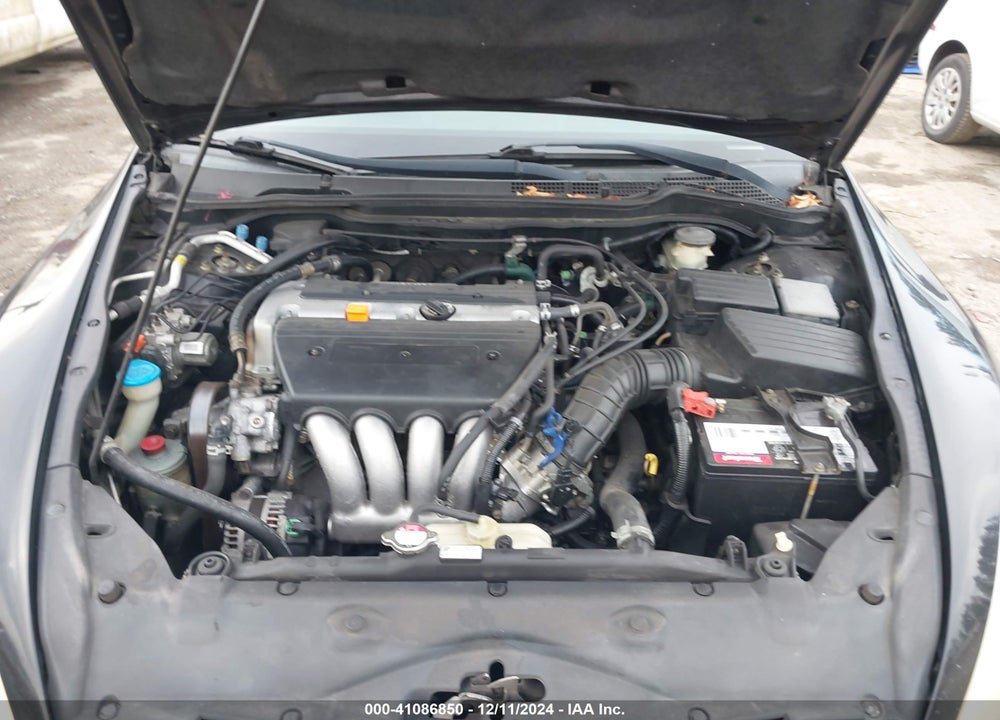 2004 HONDA ACCORD 2.4 LX VIN: 1HGCM72284A015579