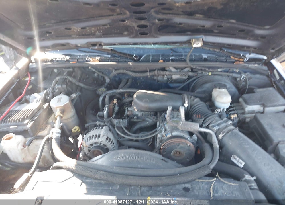 2000 CHEVROLET BLAZER LT VIN: 1GNCS13W8Y2364767