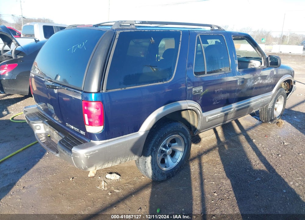 2000 CHEVROLET BLAZER LT VIN: 1GNCS13W8Y2364767