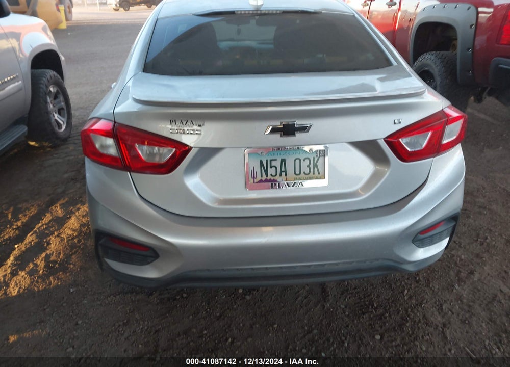 2018 CHEVROLET CRUZE LT AUTO VIN: 1G1BE5SM5J7149075