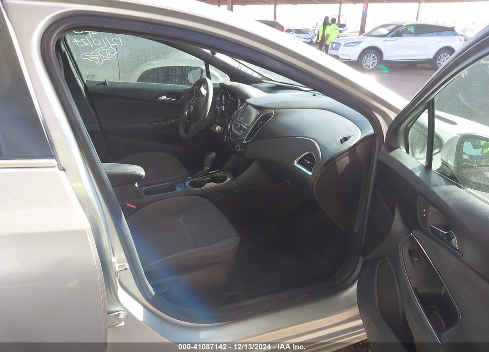 2018 CHEVROLET CRUZE LT AUTO VIN: 1G1BE5SM5J7149075