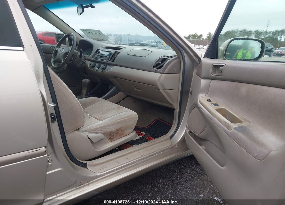 2002 TOYOTA CAMRY LE VIN: 4T1BE32K82U601674