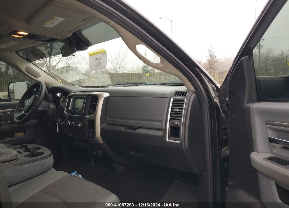 2016 RAM 2500 SLT VIN: 3C6TR5JT2GG166185