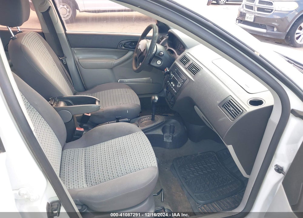 2007 FORD FOCUS VIN: 1FAFP34N07W280075