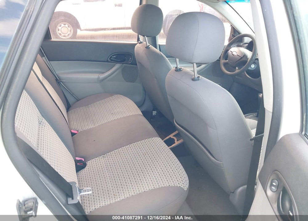 2007 FORD FOCUS VIN: 1FAFP34N07W280075