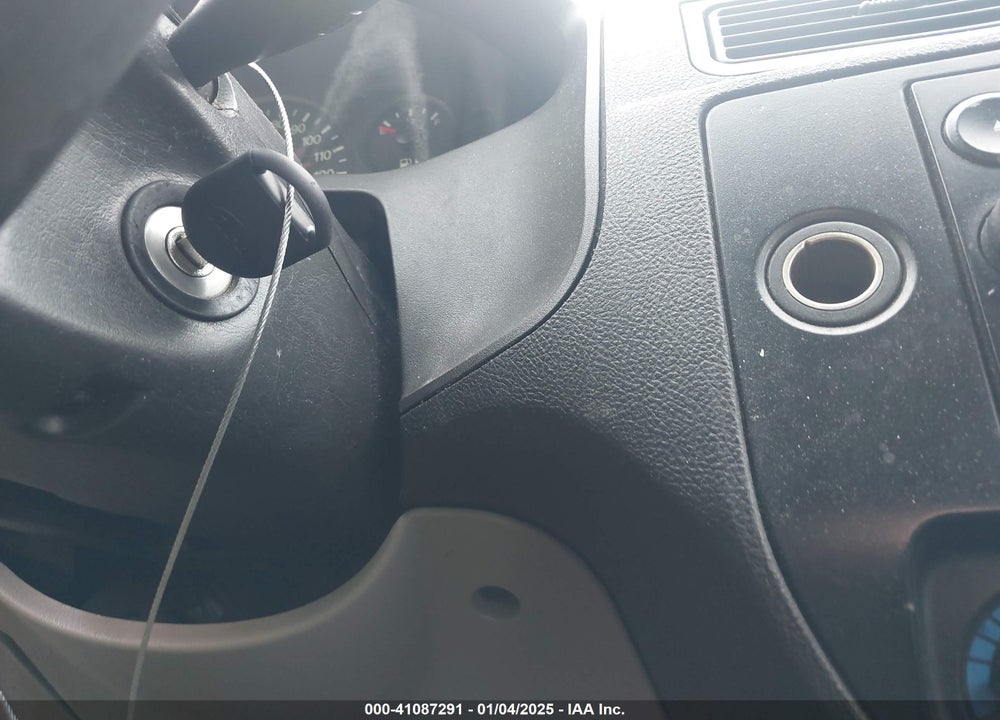 2007 FORD FOCUS VIN: 1FAFP34N07W280075