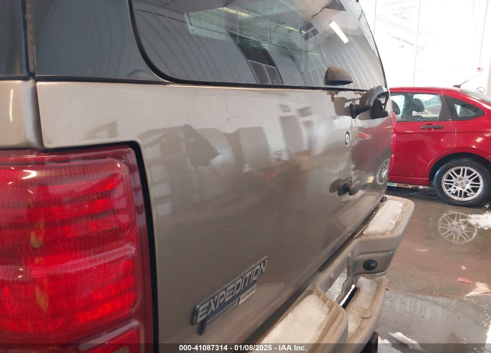 2001 FORD EXPEDITION EDDIE BAUER VIN: 1FMPU18L21LB70525
