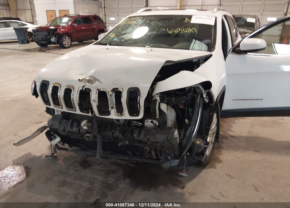2017 JEEP CHEROKEE LATITUDE FWD VIN: 1C4PJLCB8HW663027