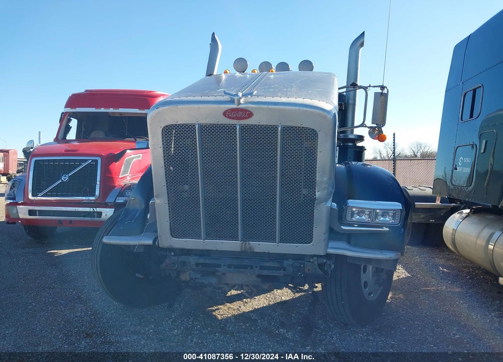 2009 PETERBILT 389 VIN: 1XPXD49X59D773271