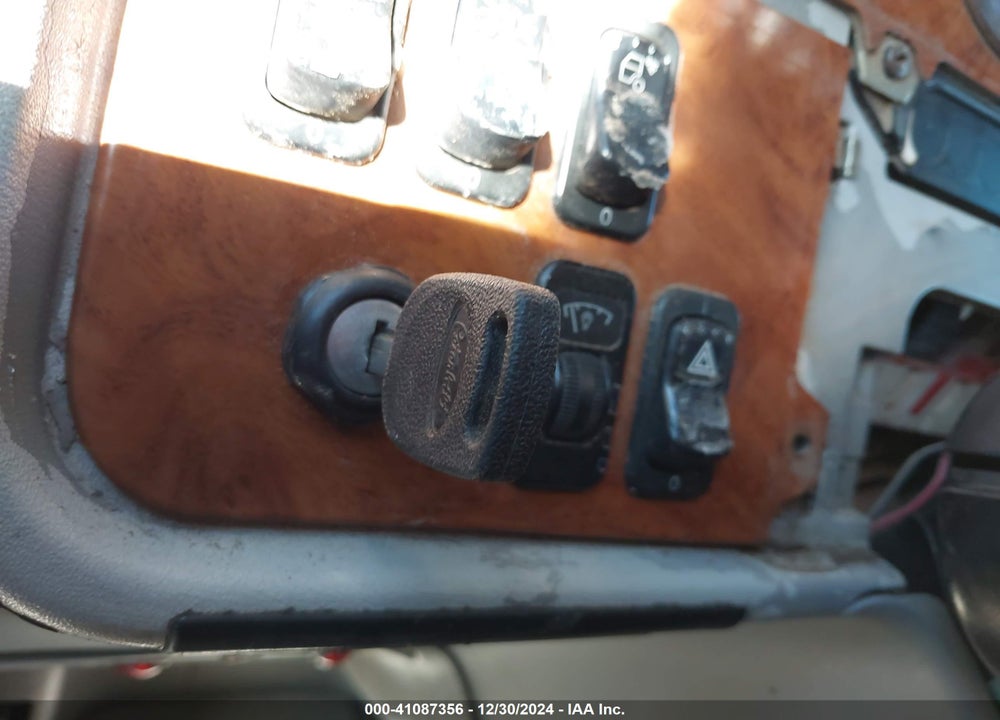 2009 PETERBILT 389 VIN: 1XPXD49X59D773271