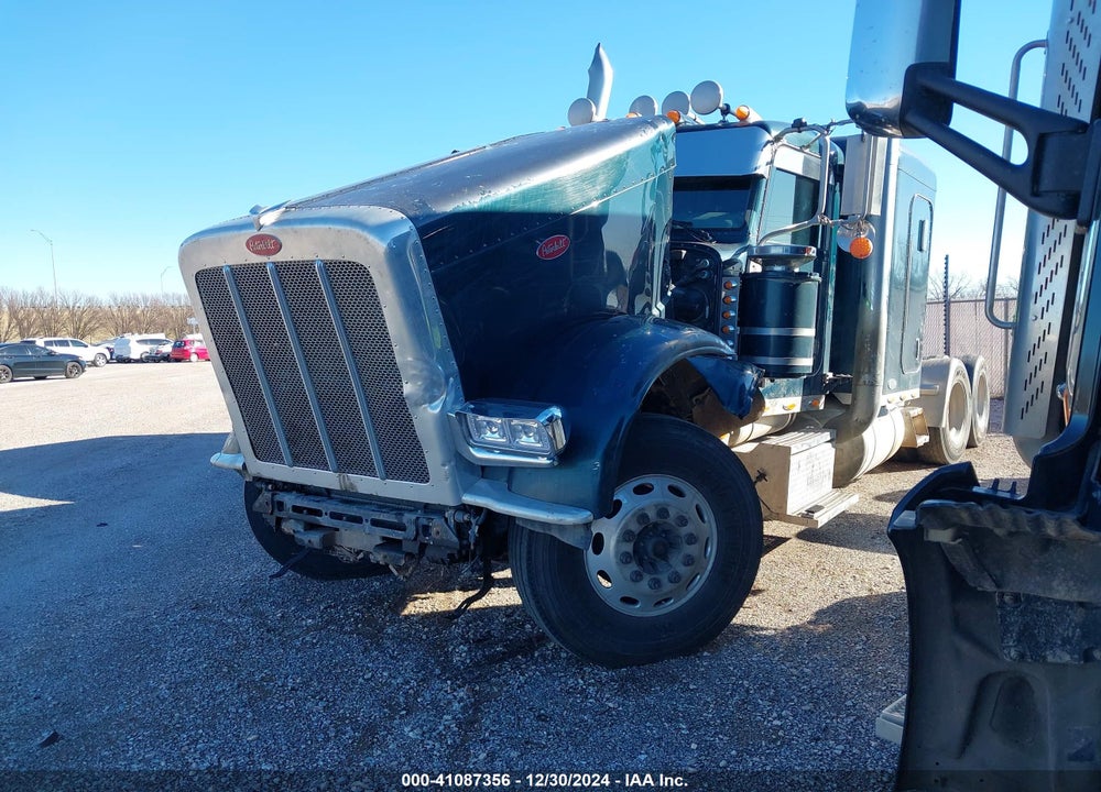 2009 PETERBILT 389 VIN: 1XPXD49X59D773271