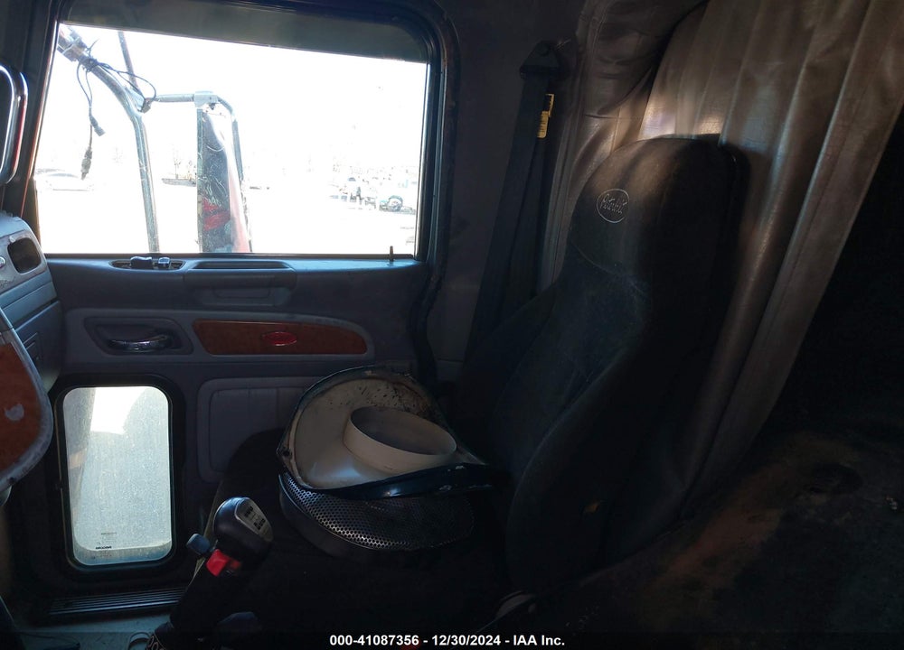2009 PETERBILT 389 VIN: 1XPXD49X59D773271