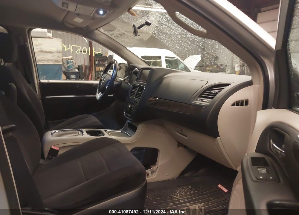 2011 DODGE GRAND CARAVAN CREW VIN: 2D4RN5DG1BR671055