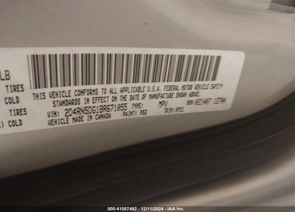 2011 DODGE GRAND CARAVAN CREW VIN: 2D4RN5DG1BR671055