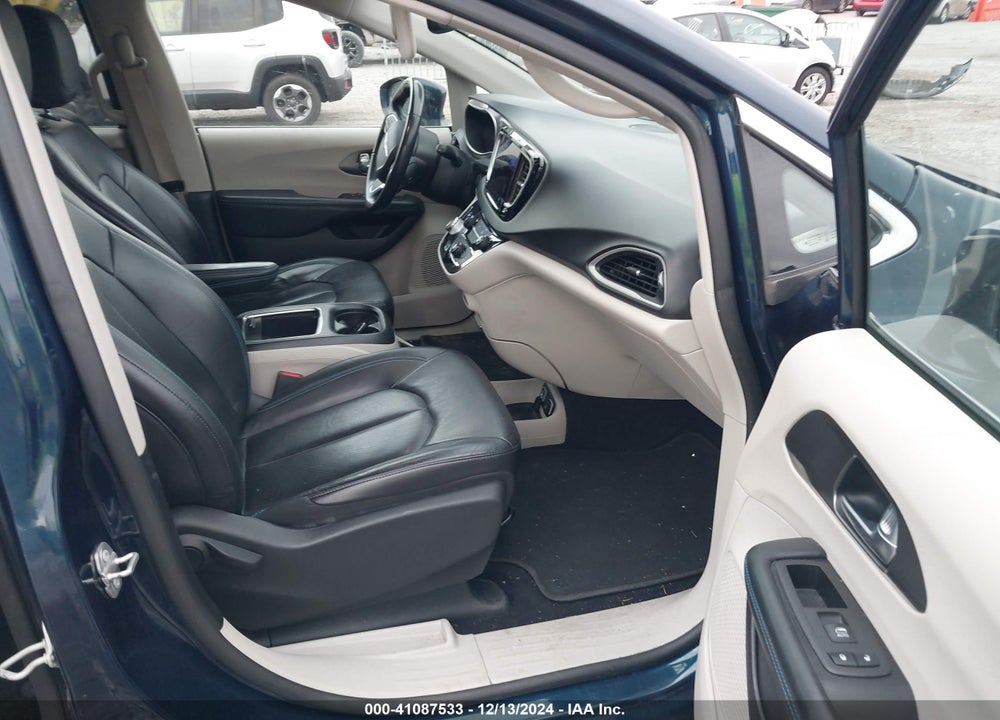 2021 CHRYSLER PACIFICA TOURING L VIN: 2C4RC1BGXMR597989