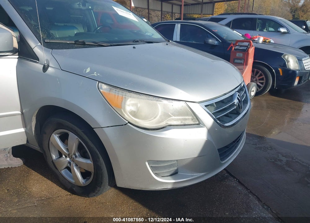 2010 VOLKSWAGEN ROUTAN SE VIN: 2V4RW3D11AR407834