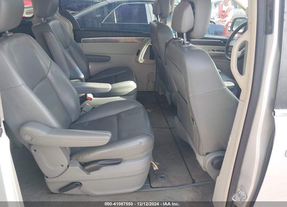 2010 VOLKSWAGEN ROUTAN SE VIN: 2V4RW3D11AR407834