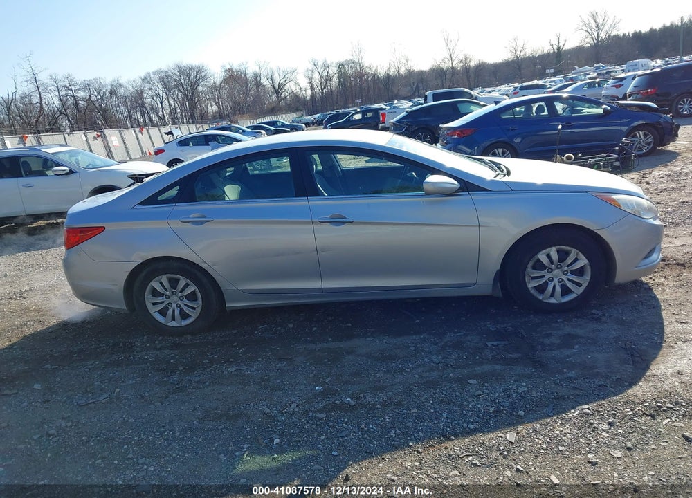 2011 HYUNDAI SONATA VIN: 5NPEB4AC1BH273860