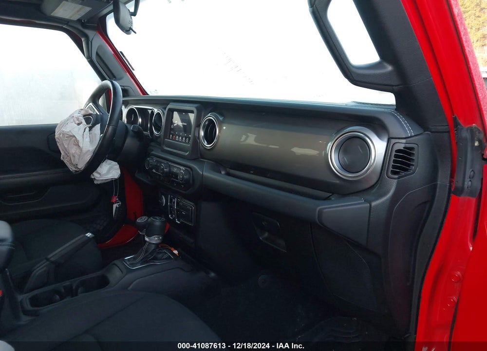 2020 JEEP WRANGLER UNLIMITED SAHARA 4X4 VIN: 1C4HJXEGXLW301343