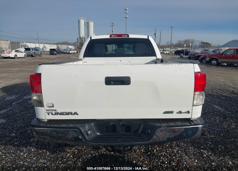 2011 TOYOTA TUNDRA GRADE 5.7L V8 VIN: 5TFUW5F1XBX197637