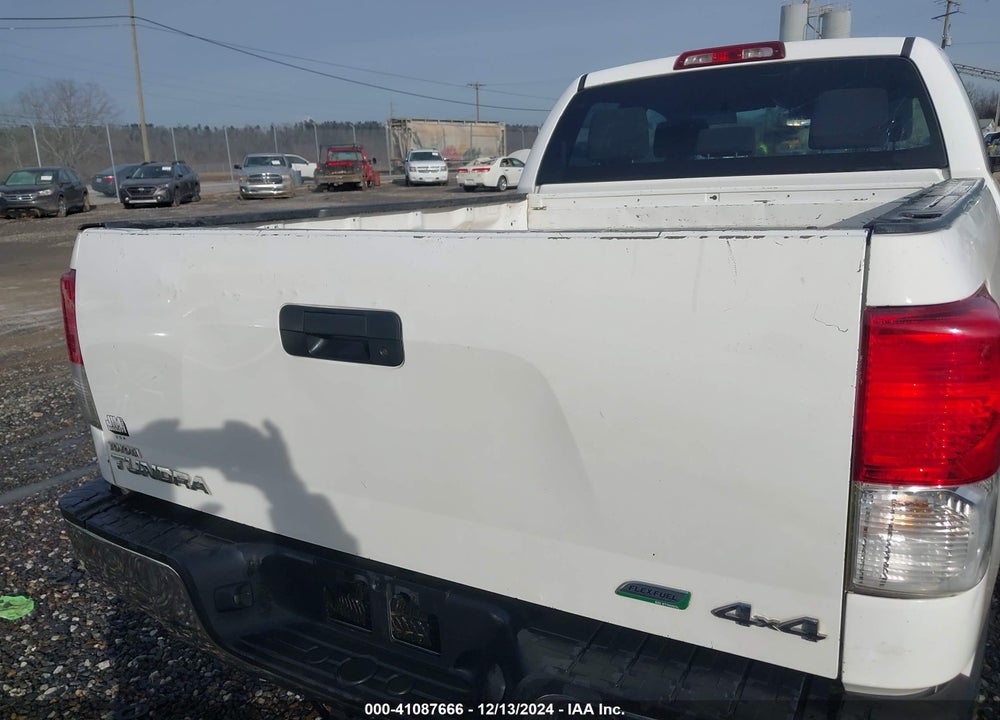 2011 TOYOTA TUNDRA GRADE 5.7L V8 VIN: 5TFUW5F1XBX197637