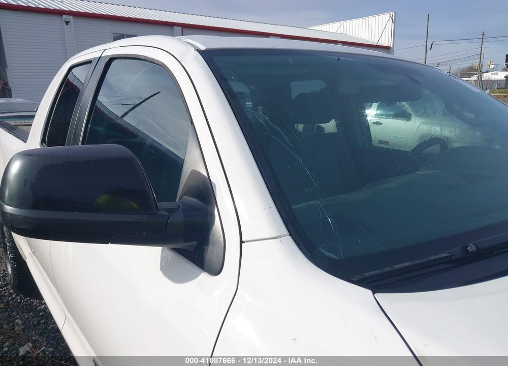 2011 TOYOTA TUNDRA GRADE 5.7L V8 VIN: 5TFUW5F1XBX197637