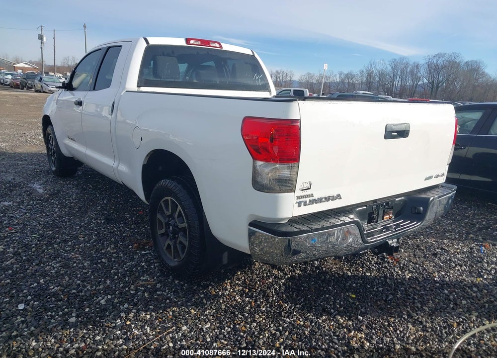 2011 TOYOTA TUNDRA GRADE 5.7L V8 VIN: 5TFUW5F1XBX197637