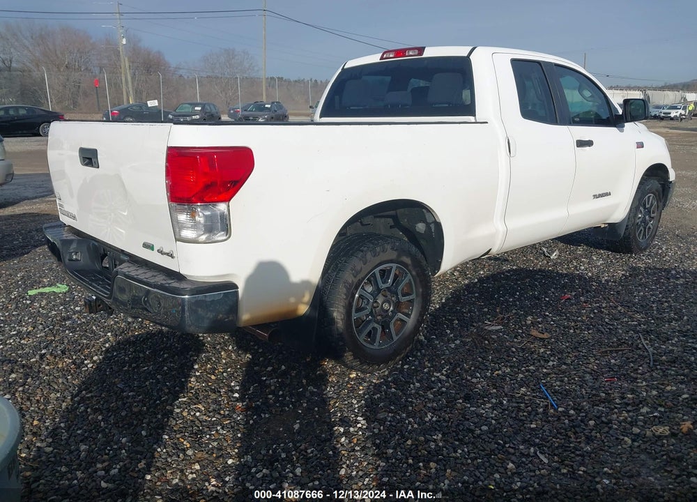 2011 TOYOTA TUNDRA GRADE 5.7L V8 VIN: 5TFUW5F1XBX197637