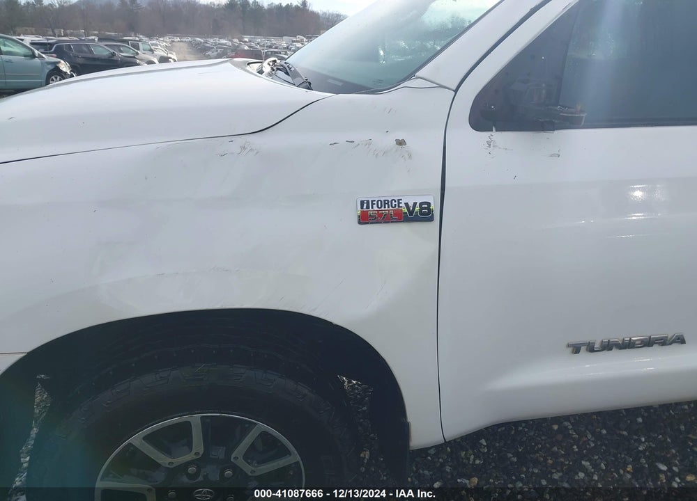 2011 TOYOTA TUNDRA GRADE 5.7L V8 VIN: 5TFUW5F1XBX197637