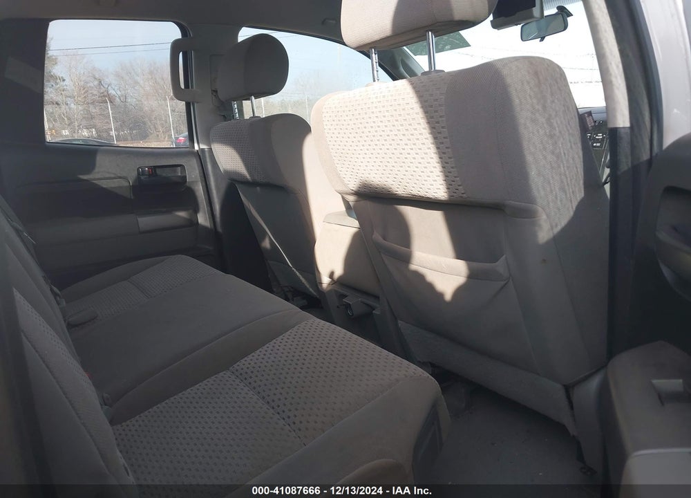 2011 TOYOTA TUNDRA GRADE 5.7L V8 VIN: 5TFUW5F1XBX197637