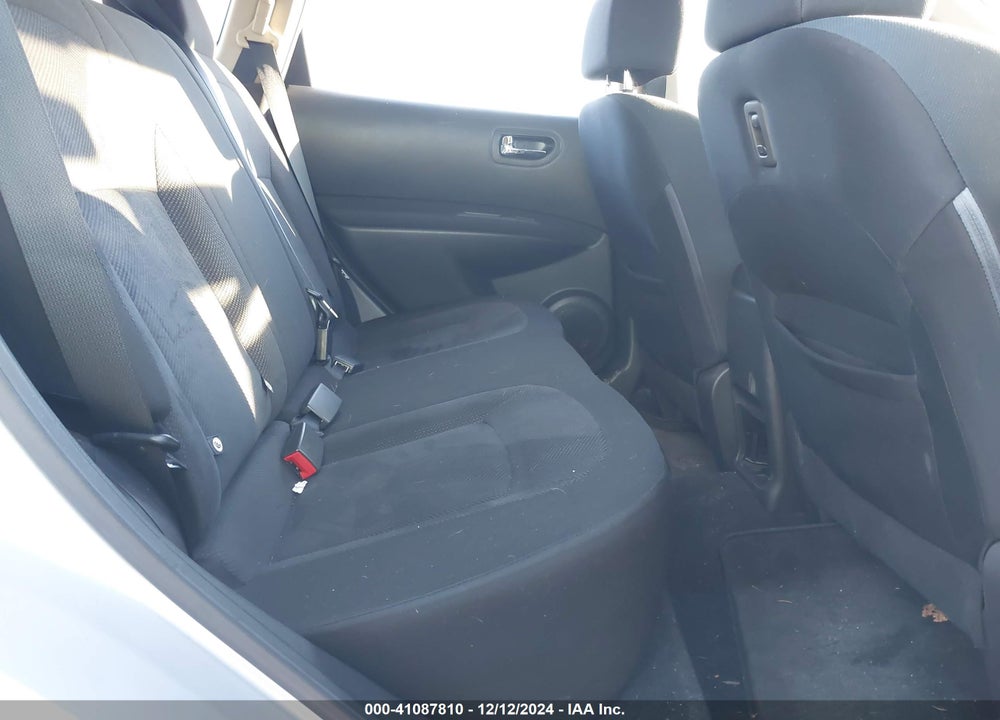 2014 NISSAN ROGUE SELECT S VIN: JN8AS5MV6EW707095