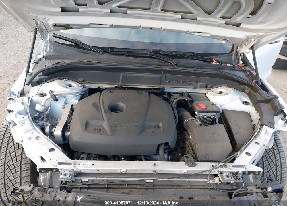 2021 VOLVO XC60 T5 MOMENTUM VIN: YV4102DK3M1700720