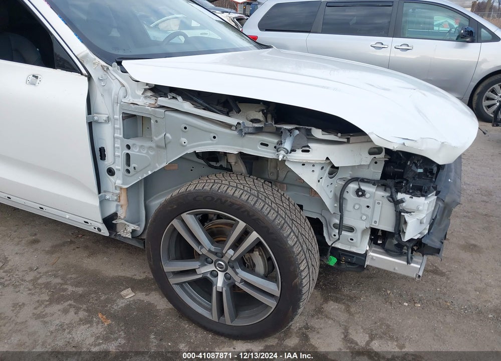 2021 VOLVO XC60 T5 MOMENTUM VIN: YV4102DK3M1700720