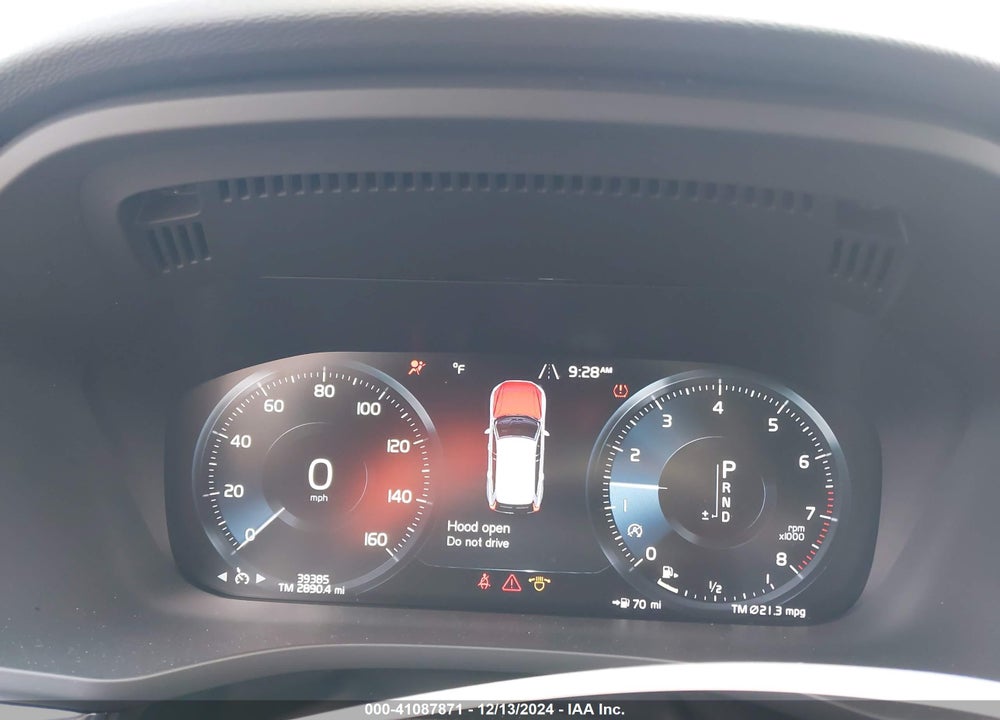2021 VOLVO XC60 T5 MOMENTUM VIN: YV4102DK3M1700720
