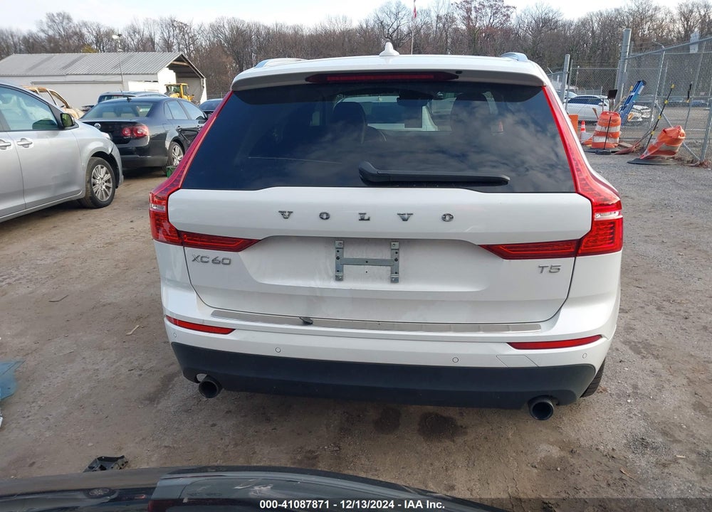 2021 VOLVO XC60 T5 MOMENTUM VIN: YV4102DK3M1700720