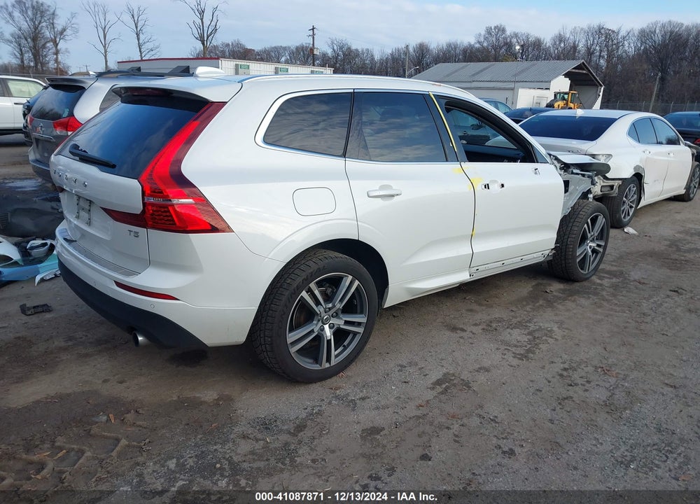 2021 VOLVO XC60 T5 MOMENTUM VIN: YV4102DK3M1700720