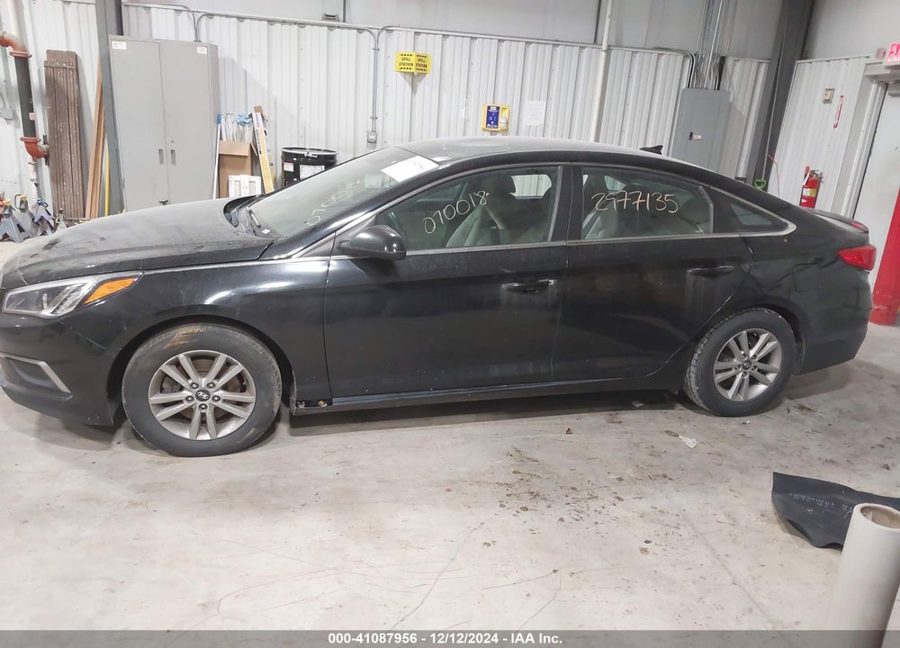 2017 HYUNDAI SONATA VIN: 5NPE24AFXHH540495