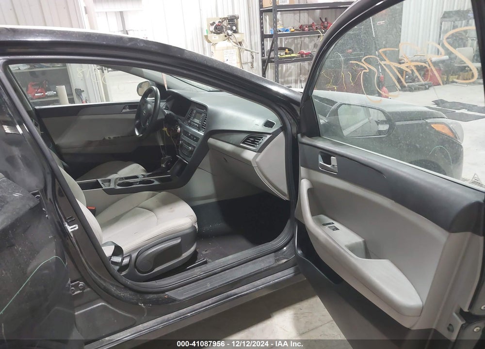 2017 HYUNDAI SONATA VIN: 5NPE24AFXHH540495