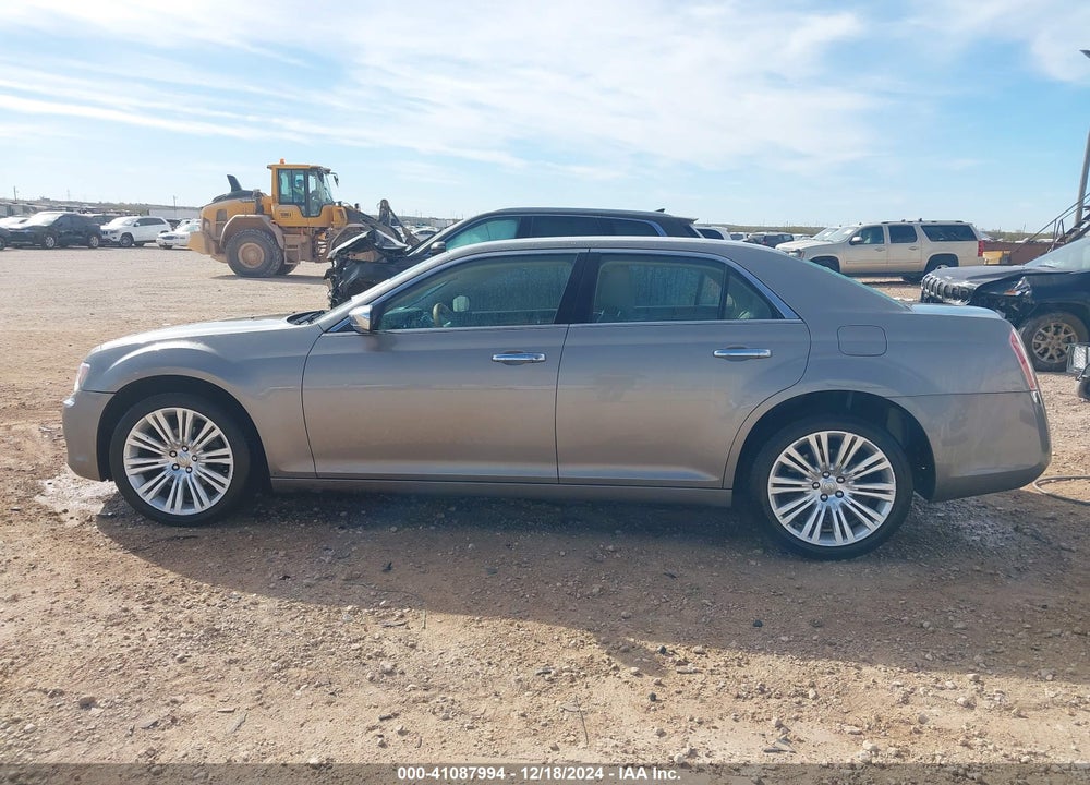 2014 CHRYSLER 300C VIN: 2C3CCAEG0EH337131